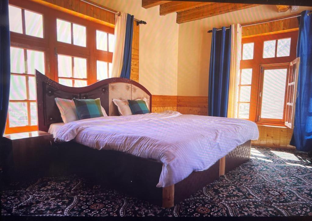 Guru View Home Stay Padam Eksteriør bilde